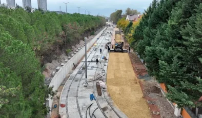 Kocaeli ‘de Alikahya tramvayı stada doğru ilerliyor