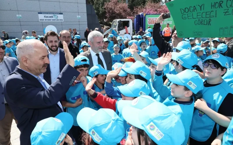Gebze’de öğrencilerden ‘Sıfır Atık’a destek yürüyüşü