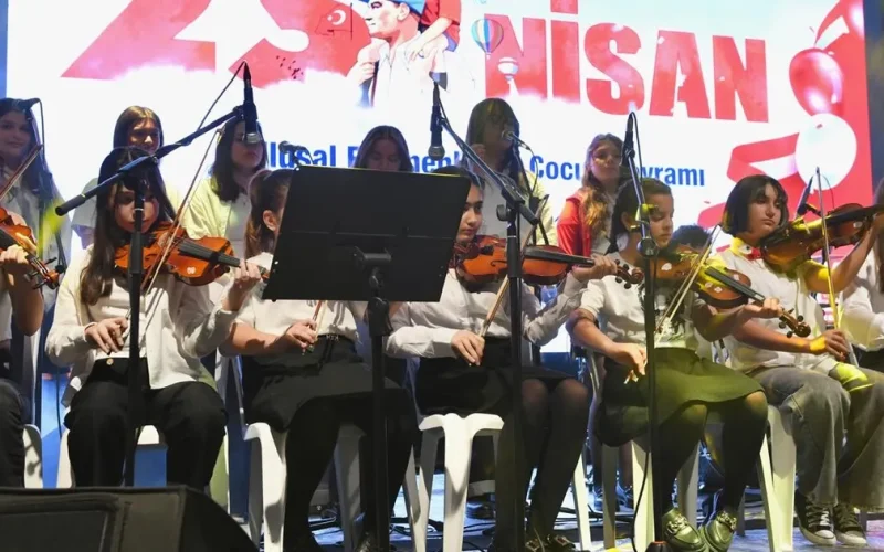Gençlik Orkestrası ve Korosu’ndan 23 Nisan konseri