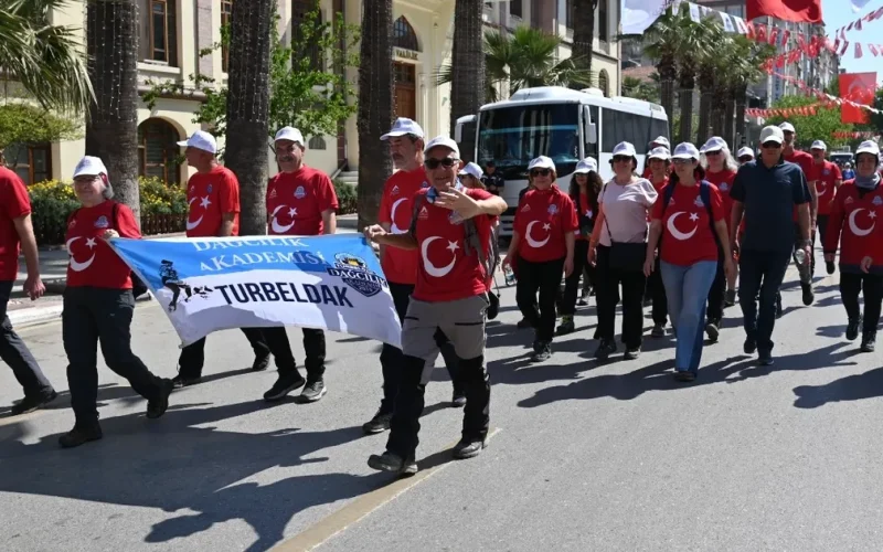 Manisa’da mesir coşkusu doğaya taşındı