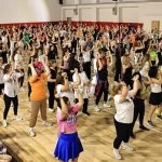 350 kadın kursiyer Dünya Dans Günü’nde zumba gösterisi yaptı