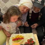 95-yasindaki-kore-gazisine-dogum-gunu-surprizi-FwjOfy8L.webp
