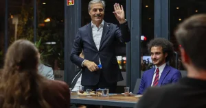 baskan-alemdar-sakaryada-genclerle-bulustu-DVGPZ2e6.webp