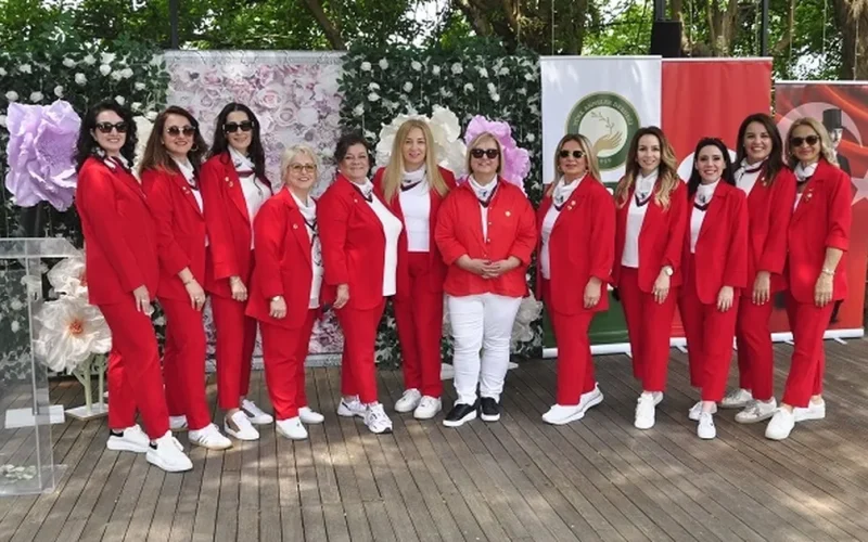 Bursa annelerden Anneler Günü defilesi