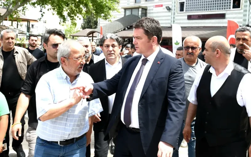 Bursa Osmangazi’de Başkan Aydın Güneştepe sakinleriyle buluştu