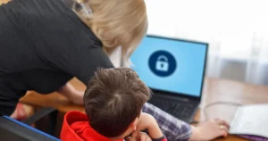 cocuklari-dijital-dunyanin-risklerinden-koruyacagiz-TlEvjX2H.webp