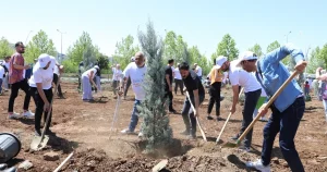 diyarbakirda-engelliler-fidan-dikerek-gelecege-nefes-oldu-zjGWIthb.webp