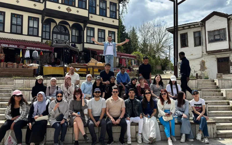 Gençler Sakarya’yı Büyükşehir’le keşfetti