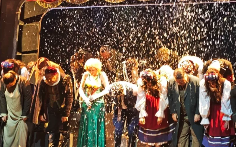 İstanbul’da Kocaeli Şehir Tiyatroları rüzgârı esti