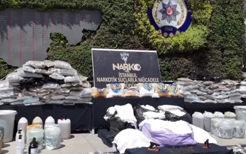 İstanbul’da zehir tacirlerine büyük darbe!
