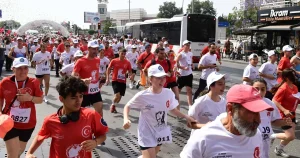 izmir-karabaglarda-19-mayis-coskusu-Jfe3tKl8.webp