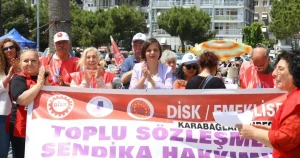 izmir-karabaglarda-kadina-siddete-isyan-temKBFuf.webp