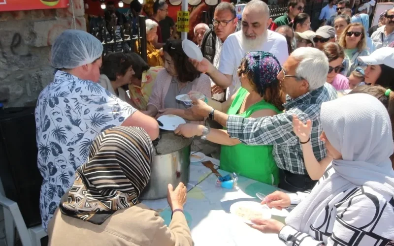 İzmir Karşıyaka’da Amasyalılar rüzgarı esti