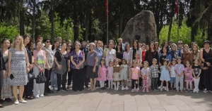 izmirli-annelere-en-ozel-kutlama-4Yr85iOG.webp