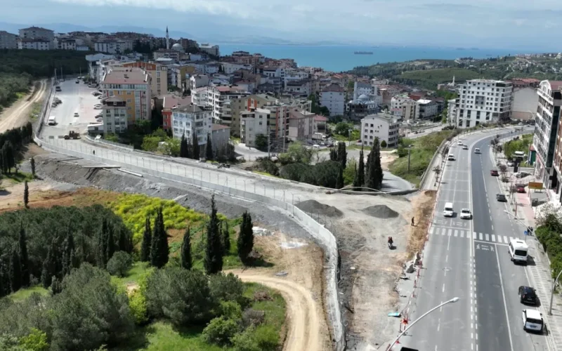 Kocaeli Büyükşehir Gebze’de trafiği rahatlatıyor
