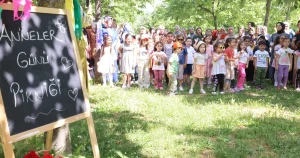 kocaeli-cayirova-cocuk-kuluplerinde-annelere-ozel-etkinlik-MYAlC8NI.webp