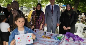 kocaeli-golcuklu-cocuklar-elleriyle-annelerine-hediye-yapti-laH4c7Rb.webp