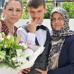 Manisa’da Anneler Günü’nde mutlu eden destek