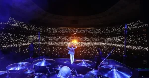 mor-ve-otesinden-izmirde-dev-konser-dunya-capinda-bir-stadyum-konseri-4RD6pffX.webp