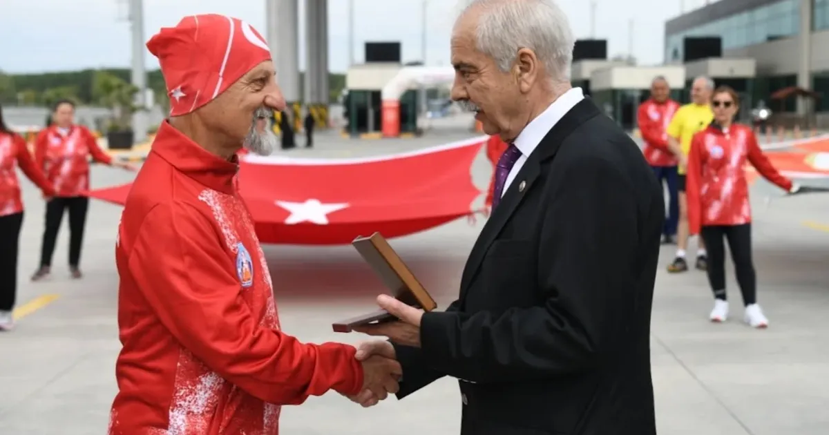 selanikten-alinan-ata-topragi-ipsaladan-anitkabire-ulastirilacak-8LVVWci9.webp