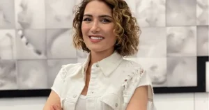 sema-ozevin-sanatin-yeni-dilini-teknolojiyle-kodluyorum-lT66fsJg.webp