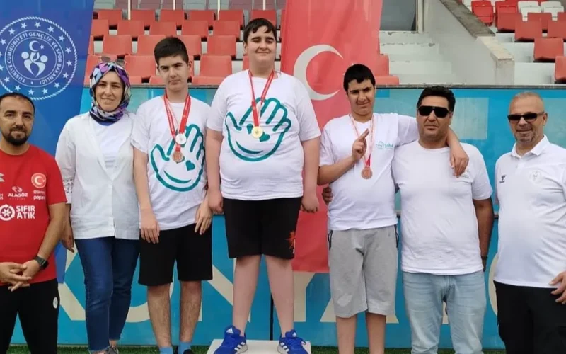 SOBE’nin Atletizm takımından tarihi başarı: 33 madalya!