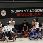 Tekerlekli sandalyeliler potada dostluk maçında buluştu