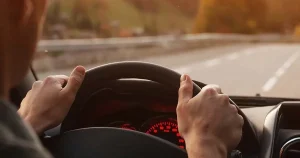 trafikte-guvenli-surus-icin-uc-altin-kural-dikkat-daginikligi-felakete-yol-aciyor-vgIswGFe.webp