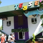 “Ters Ev” yenilenen yüzüyle misafirlerini ağırlıyor