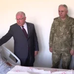Metan gazından zehirlenen askerler GATA’da ziyaret edildi