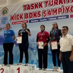 Kick boksta Çayırova’ya Türkiye şampiyonluğu geldi