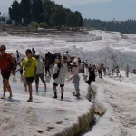 Pamukkale'nin beyaz cennetinde satranç molası